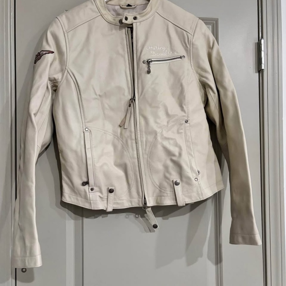 Harley-Davidson Women's Beige Leather Jacket with Eagle Design size medium - Picture 4 of 9